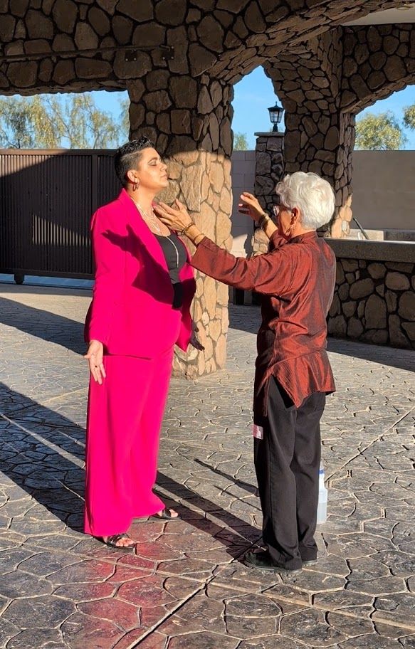 Angel Marie Monachelli guiding a client through an spiritual coaching session
